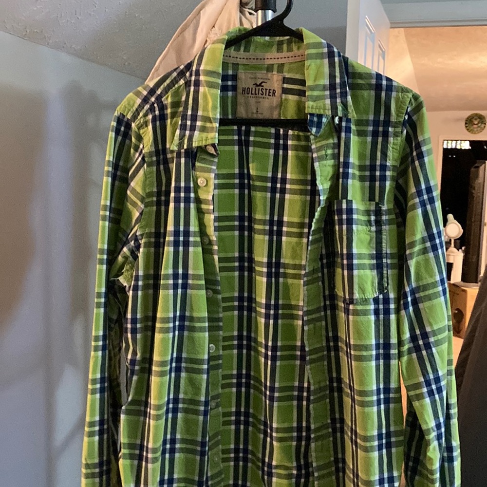 Beautiful Hollister Mens or Women button up